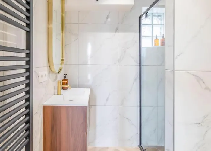 Nest - Your Cosy Penthouse Apartment