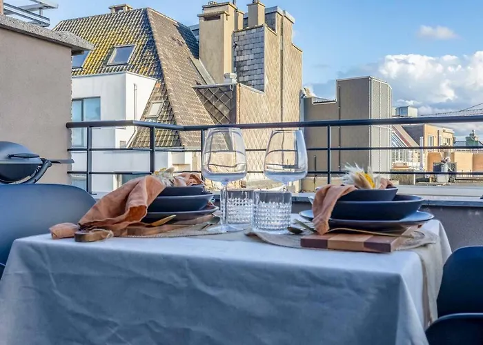 Nest - Your Cosy Penthouse Apartment *