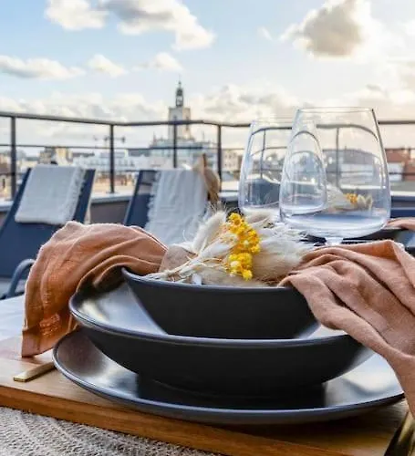 Nest - Your Cosy Penthouse Apartment