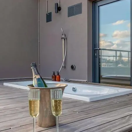 Nest - Your Cosy Penthouse *